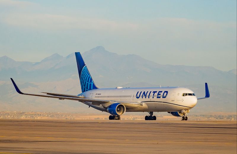 767-2 800