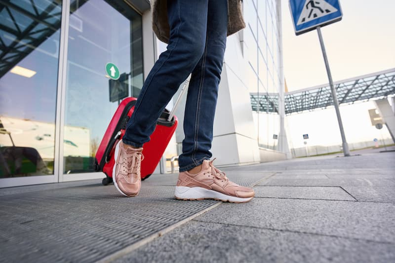 shoes policy at airport
