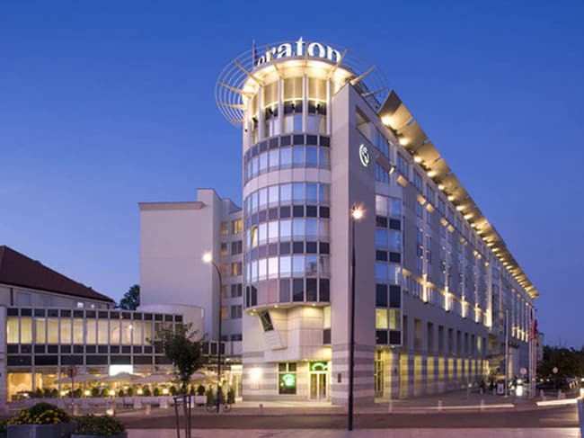 Sheraton Warsaw, Starwood