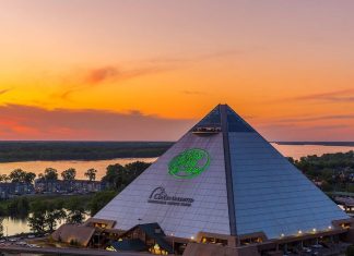 Memphis, Tennessee, Bass Pro Shops at The Pyramid, Bass Pro Shops, Big Cypress Lodge