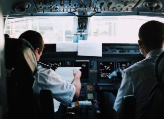 Air Traffic Controllers Issue Warning as Shutdown Continues airlines, airports, air traffic controllers, government shutdown, Transportation Security Administration,