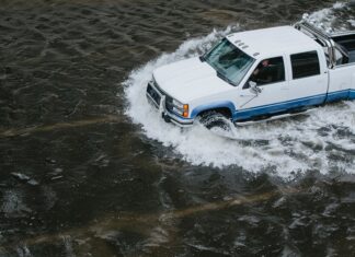 Florida Gulf Coast Confronts Damage as Idalia Menaces Bermuda