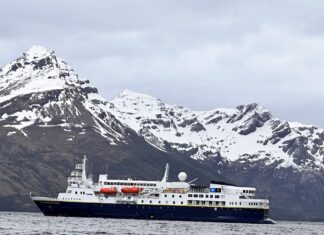 Cruising with Lindblad is an immersive and convivial expedition experience that bonds attendees with each other and with the wonders of nature.