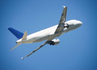 Airlines Lose Jobs Amid Drop in Consumer Spending