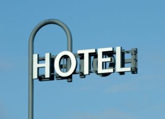 Experts Predict Zero Revenue Growth for U.S. Hotels in 2025