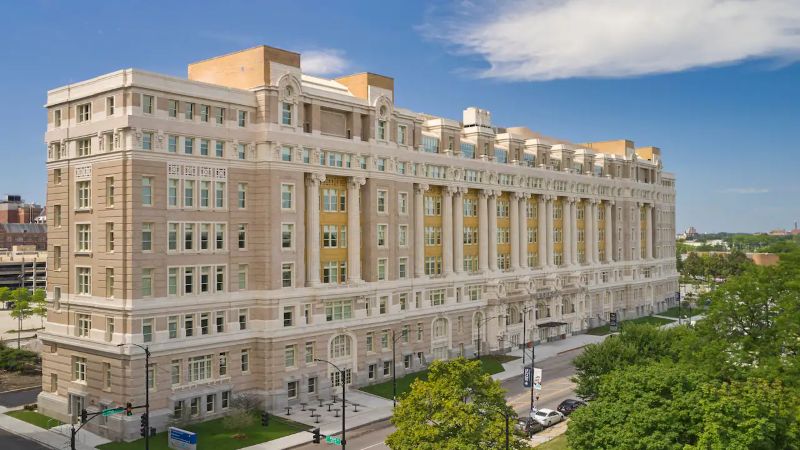 Chicago Medical District Hotel Under New Mgmt.