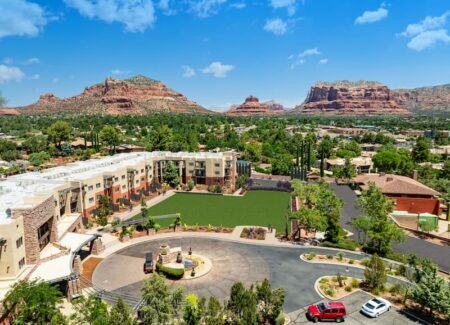 Hilton Sedona Resort at Bell Rock Completes Renovations Hilton Sedona Resort at Bell Rock is set to complete resort-wide renovations, including an explansive event lawn.