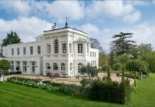 Historic Monkey Island Estate, only an hour from London, caters to high-end corporate and incentive groups.