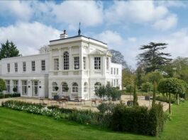 Stepping into History Historic Monkey Island Estate, only an hour from London, caters to high-end corporate and incentive groups.