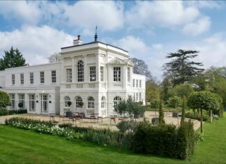 Historic Monkey Island Estate, only an hour from London, caters to high-end corporate and incentive groups.