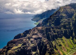 News From the Hawaiian Islands The Hawaiian Islands stunning scenery, cultural identify and wide selection of hotels and resorts make it an appealing incentive destination.