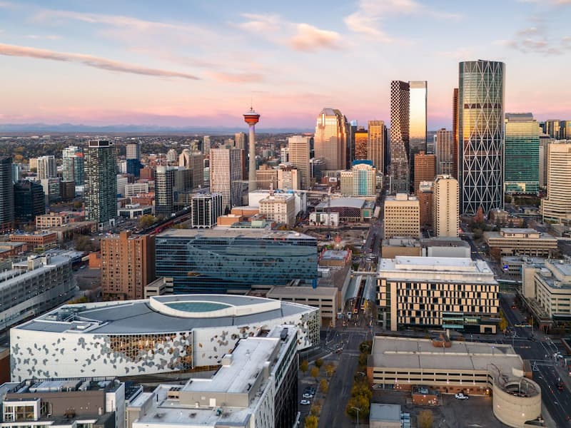 Downtown Calgary (Photo: Taylor Burk, Tourism Calgary).